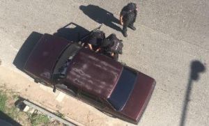 Durante el velorio del colectivero, vecinos tiraron de un puente a ladr&oacute;n