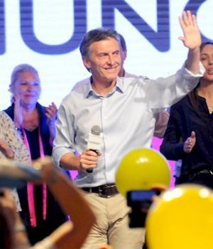 Macri celebr&oacute; que "cada vez m&aacute;s argentinos est&aacute;n saliendo de la pobreza"