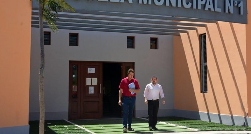 El intendente Mirolo recorri&oacute; las instalaciones de la futura Escuela Secundaria Municipal   