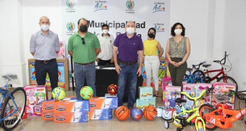 M&Aacute;S DE CIEN BANDE&Ntilde;ITOS FUERON PREMIADOS EN EL SORTEO ONLINE DE REYES MAGOS POR LA MUNICIPALIDAD