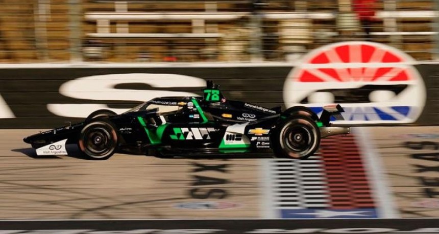 Agustín Canapino finalizó en el puesto 12 en su debut en el IndyCar de Texas