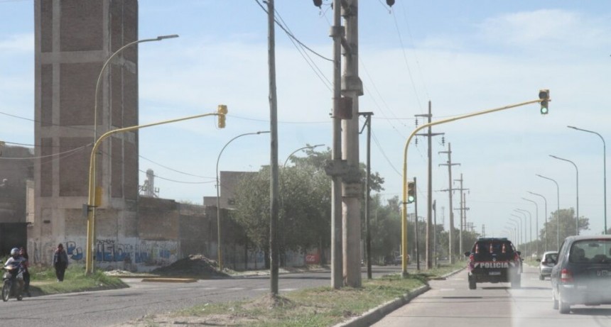 HABILITAN FUNCIONAMIENTO DE SEM&Aacute;FOROS Y SE&Ntilde;ALIZACI&Oacute;N DE LA AVENIDA 25 DE MAYO