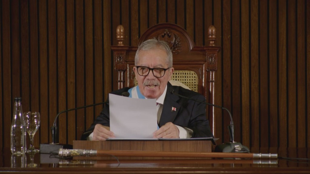 El gobernador anunci&oacute; un bono de $600 mil por el D&iacute;a del Trabajador y un refuerzo de $1,2 millones para empleados p&uacute;blicos