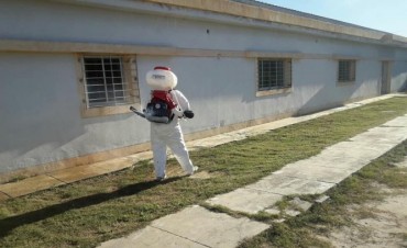 Fumigan los centros de salud municipales para controlar la proliferaci&oacute;n de mosquitos
