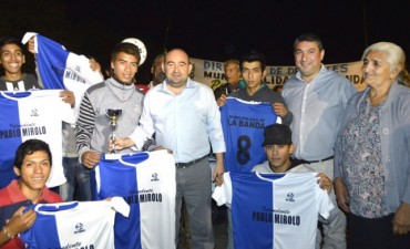 El intendente inaugur&oacute; la nueva cancha del Club "La Esquina"de Se&ntilde;ora Pujio   