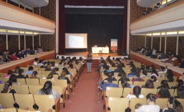 Gran concurrencia en el Renzi para la Capacitaci&oacute;n docente de todos los niveles