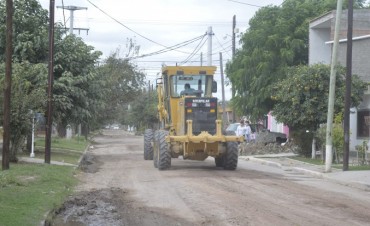  La Municipalidad avanza con el mejoramiento de calles en los barrios de la ciudad  