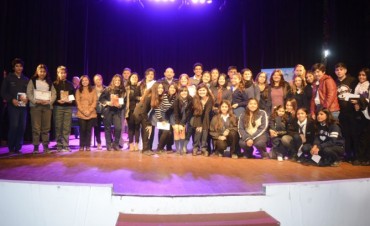 El Colegio Jes&uacute;s El Maestro se qued&oacute; con el primer premio del III Concurso Literario &ldquo;Mentes santiague&ntilde;as&rdquo;