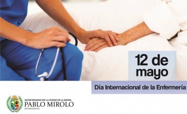 El intendente Pablo Mirolo saluda a los enfermeros en su d&iacute;a   