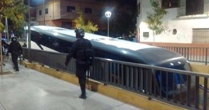 El micro de los jugadores de Temperley se atasc&oacute; en un t&uacute;nel