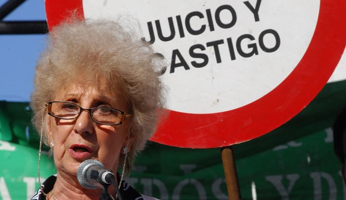 "Nunca m&aacute;s genocidas sueltos", la consigna en Plaza de Mayo