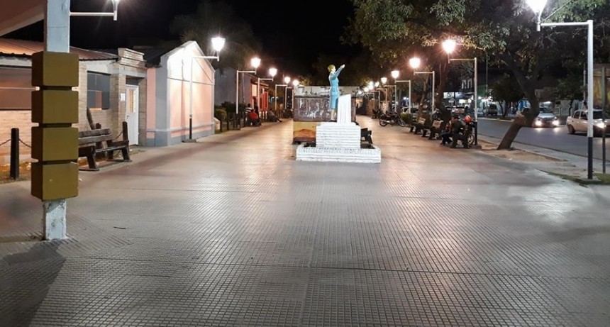 El Plan de Reconversi&oacute;n Lum&iacute;nica cambi&oacute; el paisaje nocturno del Paseo &ldquo;Gabriel &Aacute;balos&rdquo;