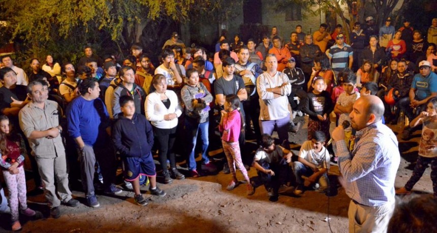 El intendente Mirolo recorri&oacute; cuatro barrios para conocer las inquietudes de los vecinos y llevar soluciones