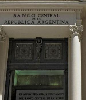 El Central volvi&oacute; a subir la tasa de inter&eacute;s para frenar al d&oacute;lar