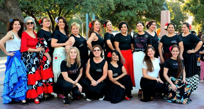 La Plaza Belgrano vibró al ritmo de la música y la danza española 