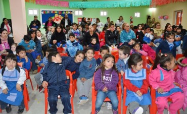 El intendente Mirolo particip&oacute; de los festejos por las Bodas de Plata del Jard&iacute;n de Infantes &ldquo;Santa Rita&rdquo;