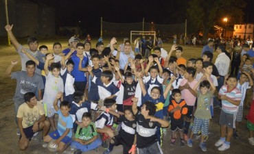  La direcci&oacute;n de Deporte  apoya y motiva a los j&oacute;venes a participar sanamente en diferentes actividades