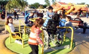 La Municipalidad habilit&oacute; m&aacute;s juegos adaptados para ni&ntilde;os con discapacidad