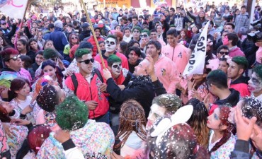  Nueva presentaci&oacute;n de camperas de estudiantes bande&ntilde;os   