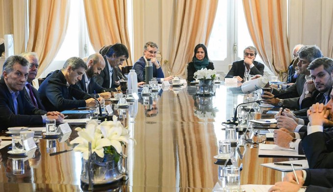 El gobierno analiza achicar la cantidad de ministerios