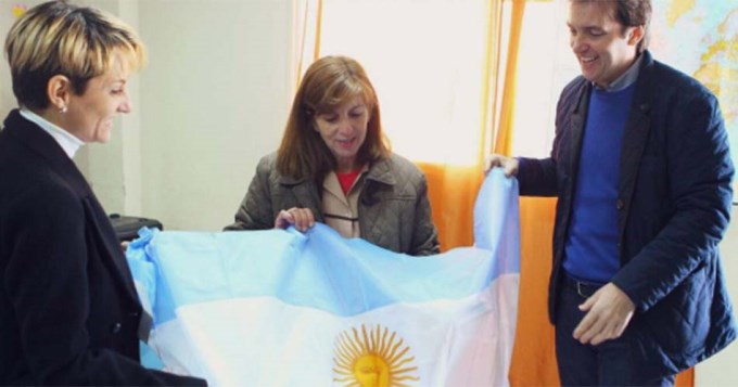 El papel&oacute;n de una funcionaria del PRO en el D&iacute;a de la Bandera