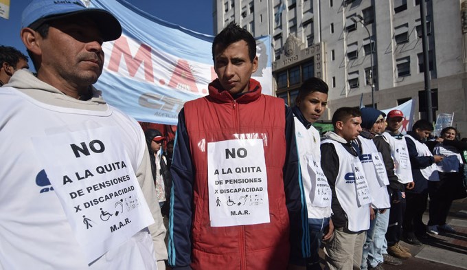 Masivo corte contra la "criminalizaci&oacute;n" de la protesta