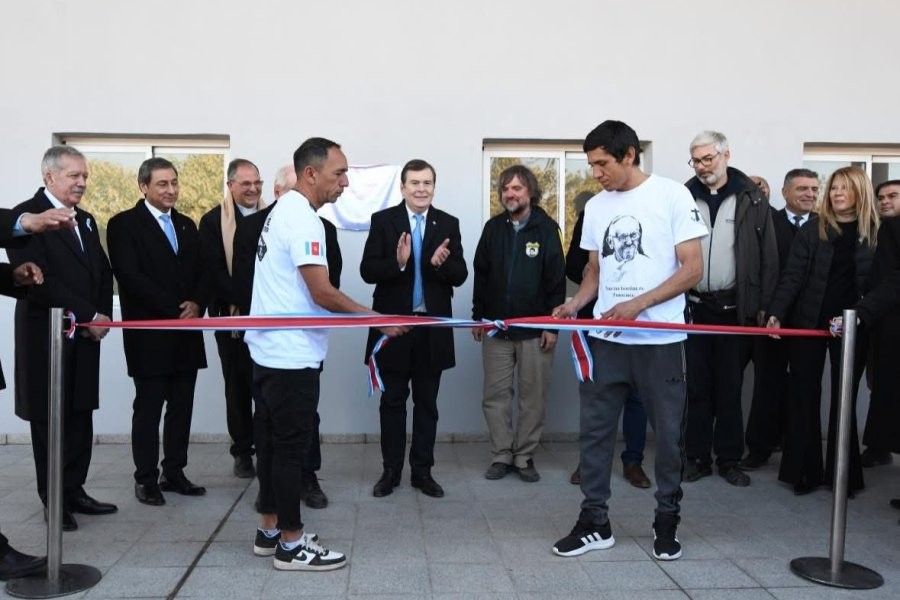 Zamora inauguró dos centros de ayuda a personas con problemas de adicciones