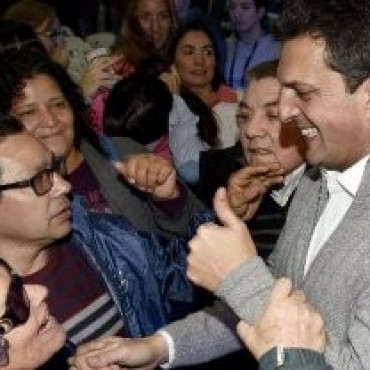 Massa, contra Scioli y Macri: "No queremos una economía 100% estatal, ni una privatizadora"