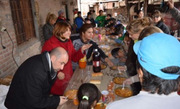La Campa&ntilde;a &ldquo;Todos somos uno&rdquo; lleg&oacute; al barrio Los Naranjos