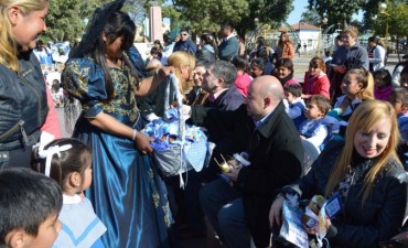 Los jardines municipales contin&uacute;an festejando el Bicentenario de la Patria
