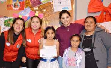 Con la entrega de premios finaliz&oacute; el taller de pintura y dibujo organizado por la Oficina de la Ni&ntilde;ez