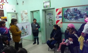Dictan una charla sobre nutrici&oacute;n en el embarazo en el Camm del B&ordm; San Fernando