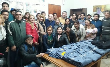  El intendente entreg&oacute; indumentaria de trabajo a m&aacute;s de 40 brigadistas