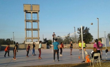 Se desarroll&oacute; con &eacute;xito el 1&deg; Torneo de v&oacute;ley estudiantil en el CIC