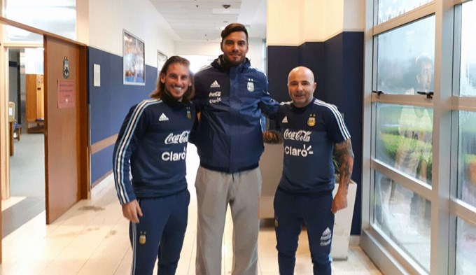 Mano a mano "Chiquito" de Sampaoli en Ezeiza