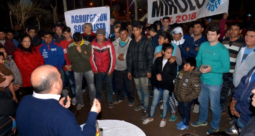 Fruct&iacute;fera visita del intendente al Bajo de V&eacute;rtiz para planificar mejoras con los vecinos