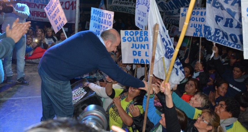 Pablo Mirolo recibió en el barrio El Cruce un fuerte respaldo de vecinos del circuito electoral 48 