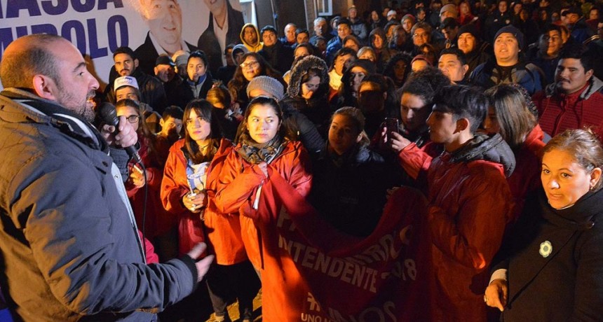 Los candidatos del Frente Renovador recibieron un masivo respaldo en el barrio Agua y Energía