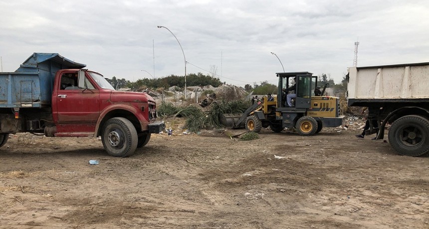  La municipalidad respondi&oacute; al pedido de los vecinos del B&ordm; Primero de Mayo con un amplio operativo de higiene