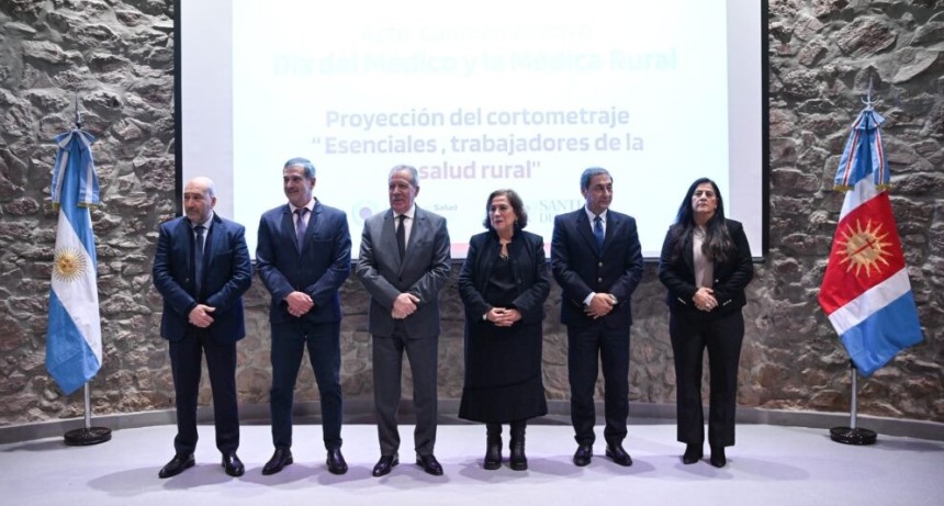 El Gobernador presidi&oacute; el acto central por el D&iacute;a del M&eacute;dico y ratific&oacute; el compromiso del estado con el arraigo de la salud p&uacute;blica rural