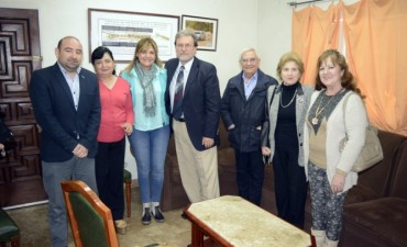 El intendente Mirolo recibi&oacute; la visita del historiador Jorge Olarte