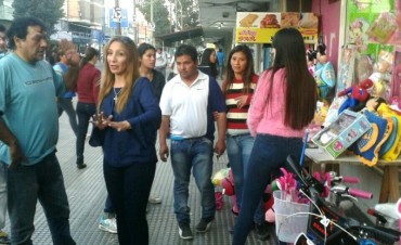 La municipalidad mult&oacute; a una decena de comercios por obstruir la v&iacute;a p&uacute;blica con mercader&iacute;a   