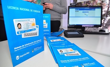  Personal de la Direcci&oacute;n de Tr&aacute;nsito se capacit&oacute; en el Sistema &Uacute;nico de Licencia de Conducir   