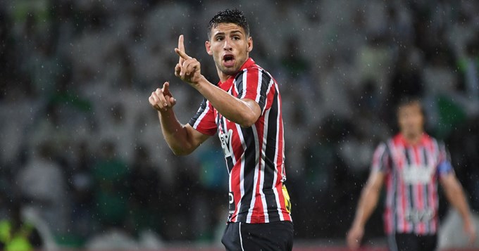 Barcelona quiere a Calleri