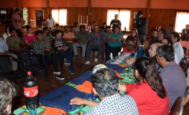 Mirolo llev&oacute; las propuestas del Frente Renovador 1 Pa&iacute;s a la localidad de Ica&ntilde;o  