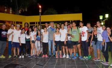 La antorcha de inauguraci&oacute;n de los Juegos Deportivos Educativos Municipales 2017 recorri&oacute; la ciudad