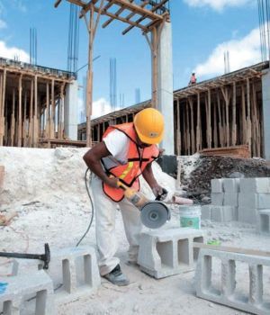 Crece la econom&iacute;a, pero hay se&ntilde;ales que preocupan