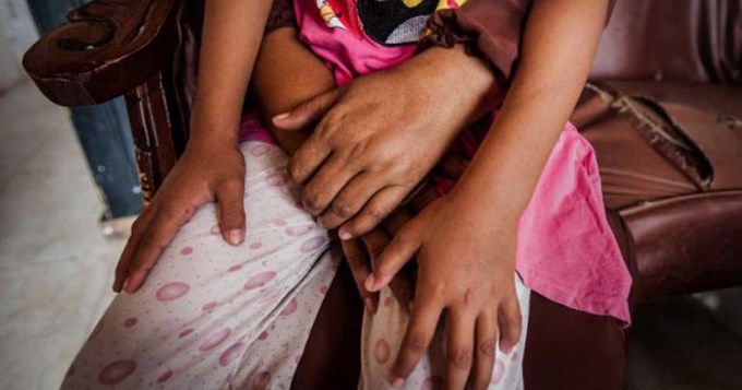 Manose&oacute; a nenita de 3 a&ntilde;os y qued&oacute; libre por 500 pesos