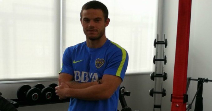 Nahitan N&aacute;ndez ya se prueba la camiseta de Boca 