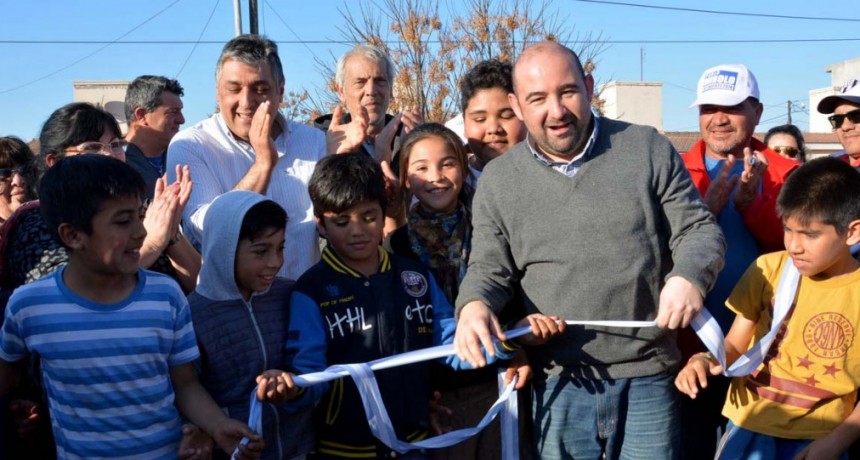 El intendente Pablo Mirolo habilit&oacute; una nueva plaza saludable en el barrio El Rinc&oacute;n